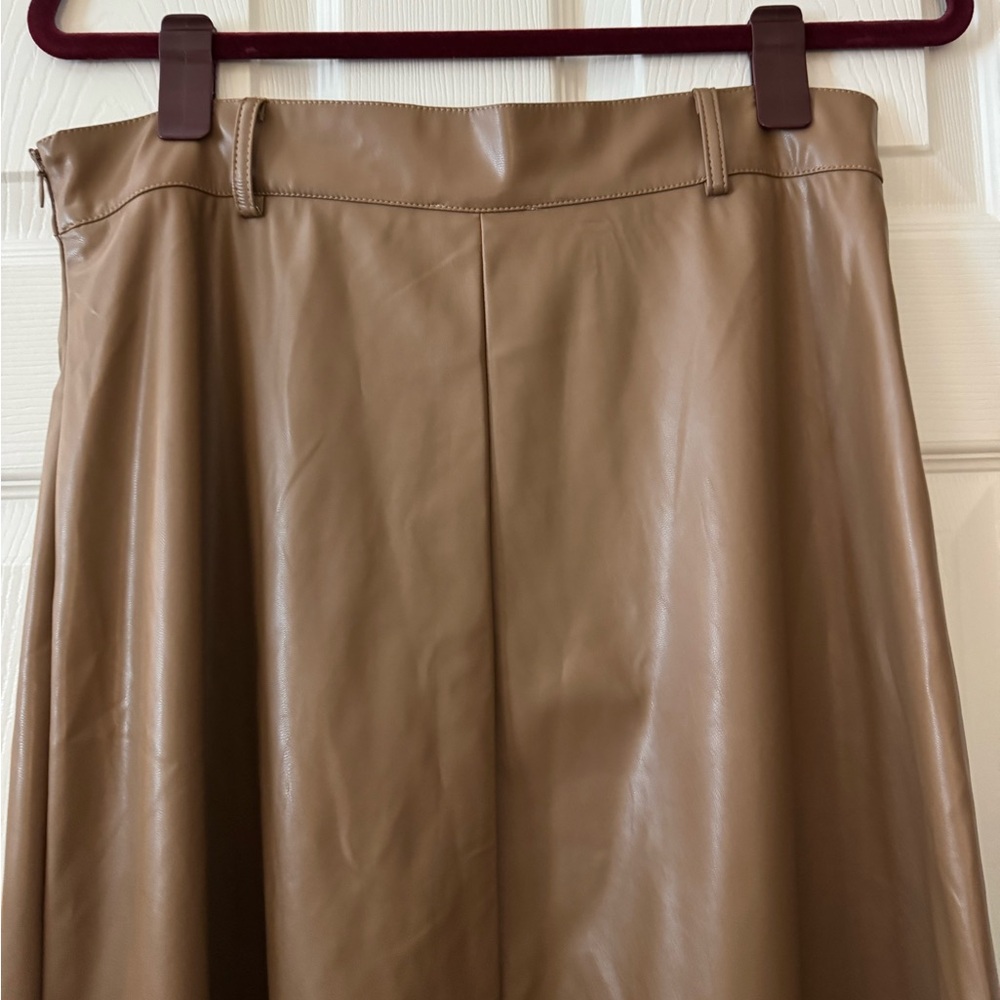 Elegant Mid-length Faux Leather Skirt by Pink Ripple - Picture 2 of 6